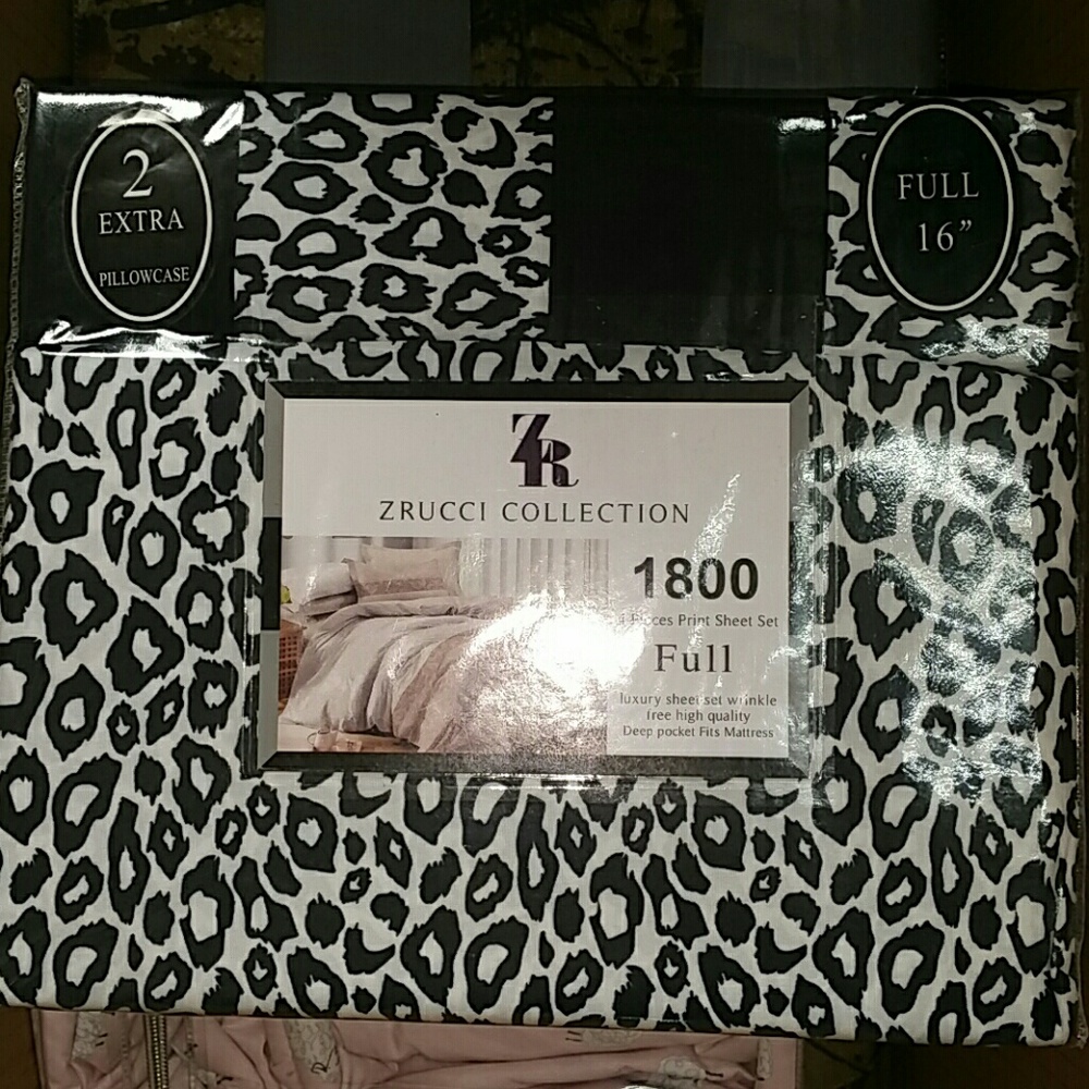 Zrucci Collection Sheet  Full with 2 extra pillows